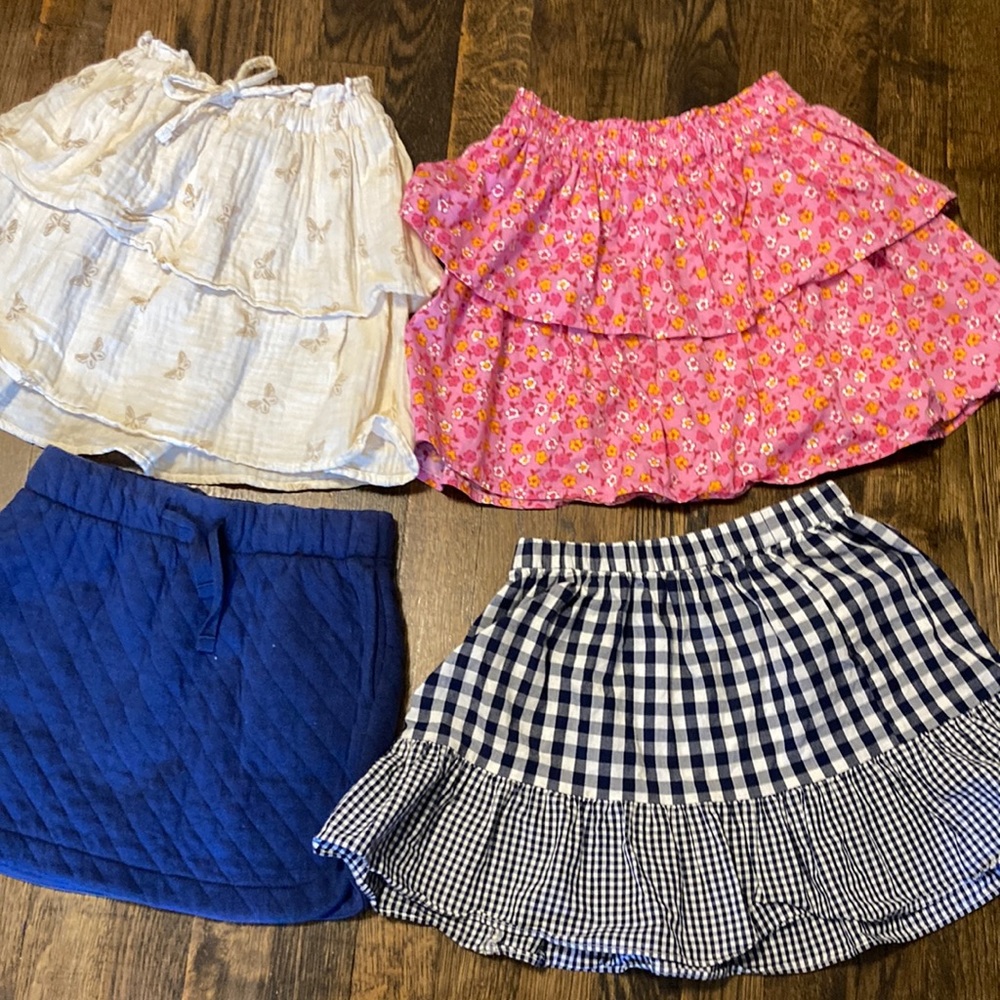 Bundle of girls skirts- size 5/6